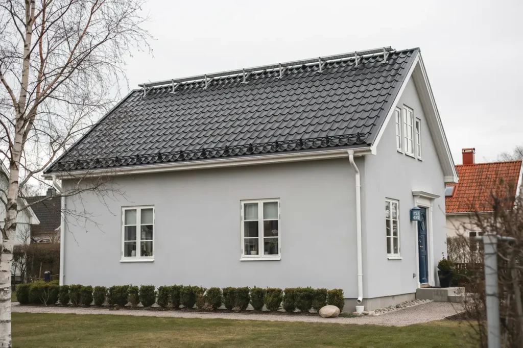 installation av takbrygga och sn rasskydd p villa i nybrostrand ystad
